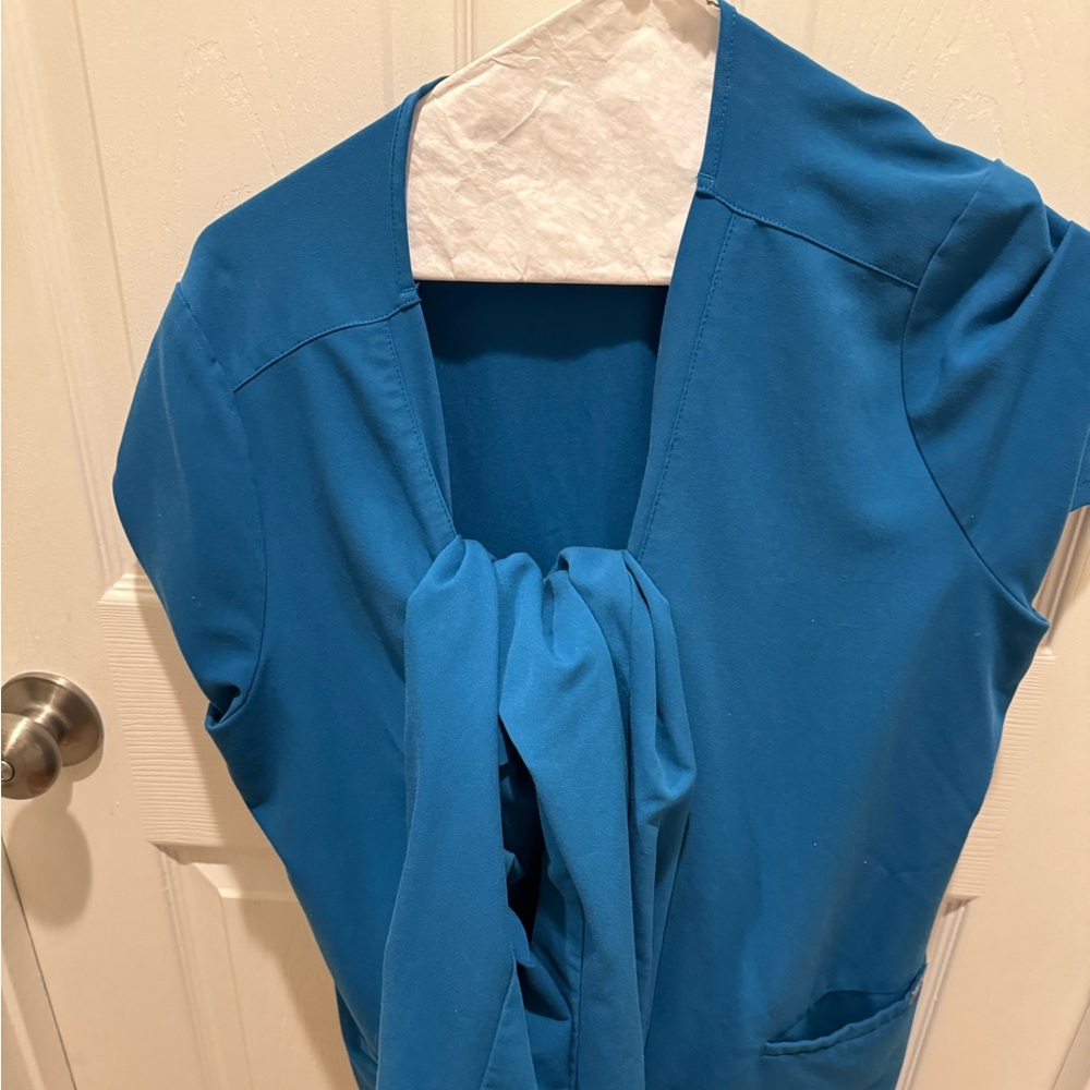 Women’s ALPS BLUE FIGS MED CASMA TOP ZAMROA JOGGERS GENTLY USED